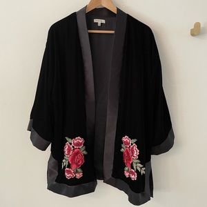 Max Studio embroidered velvet kimono